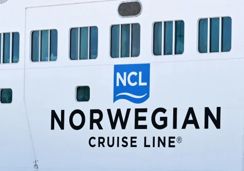 Greckie służby przesłuchały kapitana statku wycieczkowego Norwegian Cruise Line
