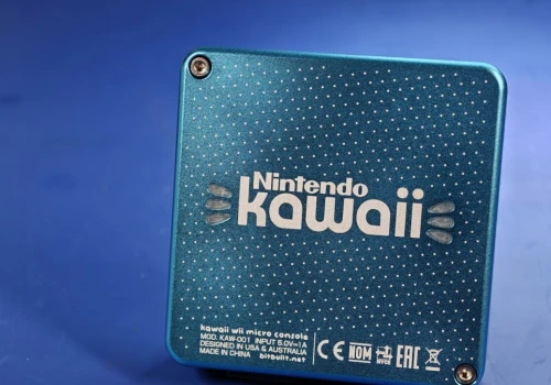 Konsola Nintendo zawsze pod ręką! Jest tak mała, że zmieści się w kieszeni!