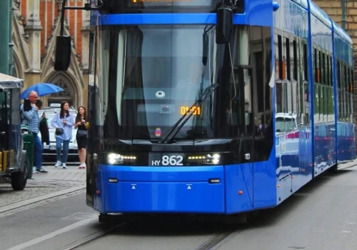Remont ulicy przyniósł nietypową zmianę. Linia tramwajowa wróciła na swoją stałą trasę.
