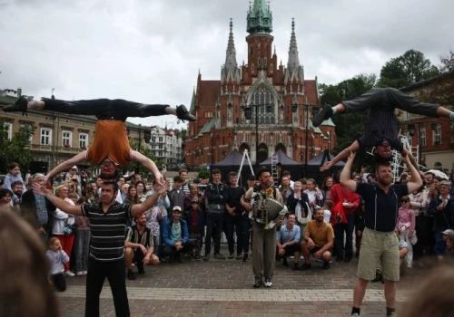 Krakowski festiwal ULICA trwa przez dwa lipcowe weekendy. Kolejne spektakle już od 10 lipca