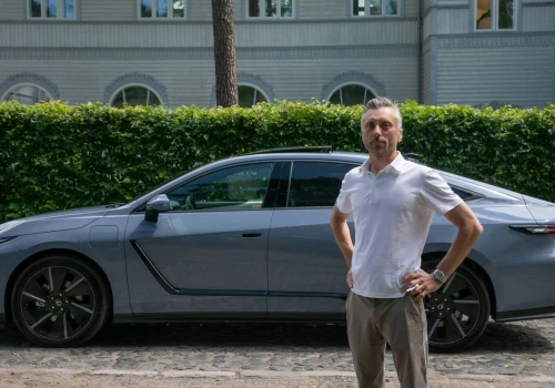Jeździłem nowym Lexusem ES. Wy też będziecie w szoku. To początek nowej epoki