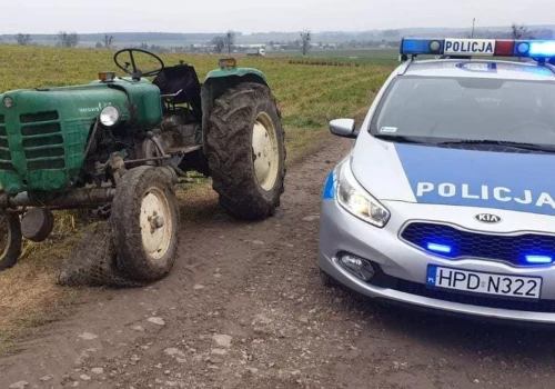 Kombajny wyjeżdżają na drogi. Policja ostrzega kierowców przed tym błędem