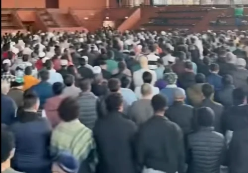 Protest przeciwko meczetowi na osiedlu Podwawelskim. Miejsce modlitw muzułmanów i tak znika