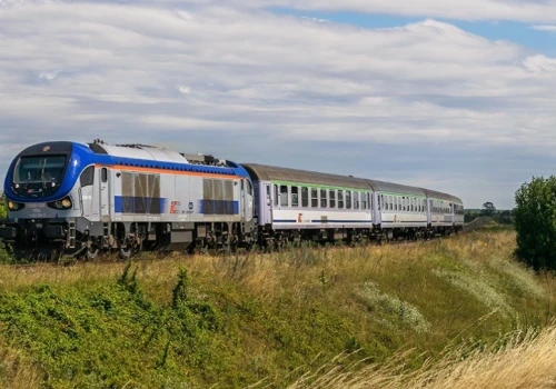 PKP Intercity ma sporą rezerwę spalinową. Skąd więc odwołane pociągi?