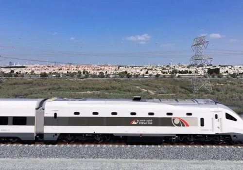 200 km/h przez pustynię. Emiraty uruchomiły pierwsze w historii pociągi pasażerskie