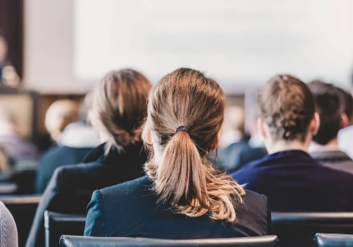 Zapisują się do szkoły tylko dla statusu. MEN chce zmienić zasady, uczniom się to nie spodoba