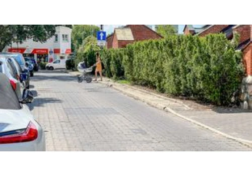 Warszawa: Koniec dzikiego parkowania na Dzwonniczej? Ratusz rusza z remontem