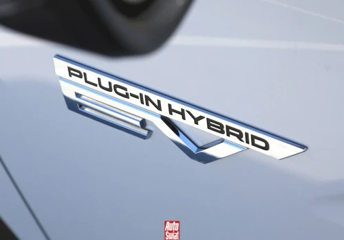 Jak długo wytrzymują akumulatory w hybrydach Plug-in? Przebadano 1000 aut
