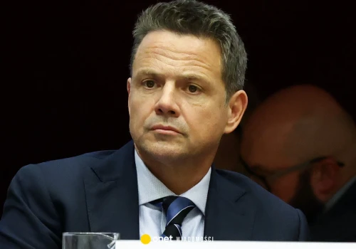 Zwolnienie sygnalisty z ZDM. Rafał Trzaskowski krytykuje medialne zarzuty. 