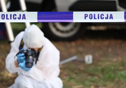 Wstrząsająca zbrodnia pod Wrocławiem. Nie żyje 20-latka. Jej matka walczy o życie