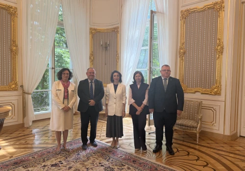Medal UW dla ambasador Azerbejdżanu w Polsce