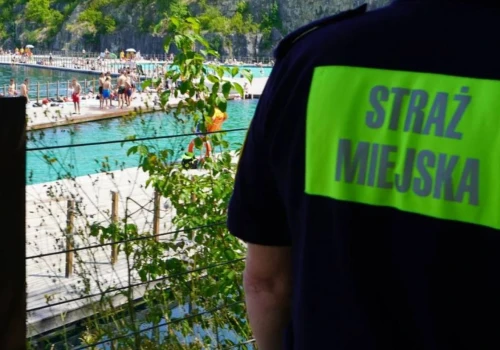 Pierwszy tydzień wakacji nad wodą w Krakowie. Straż miejska wystawiła mandaty