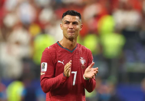 Te obrazki łapią za serce. Cristiano Ronaldo nie wytrzymał po ostatnim gwizdku