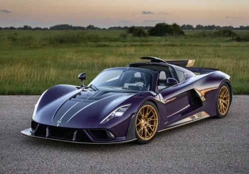 Hennessey Venom F5-M ma 2031 KM i manual. Najmocniejszy taki hypercar świata