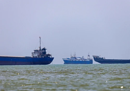 Iran wznowił ataki w cieśninie Ormuz. Rakiety uderzyły w przepływające statki