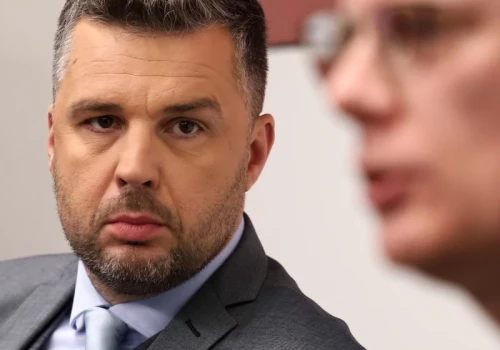 Rachoń zakpił z Tuska w TV Republika. „Obrzydliwcy! Złodzieje!”
