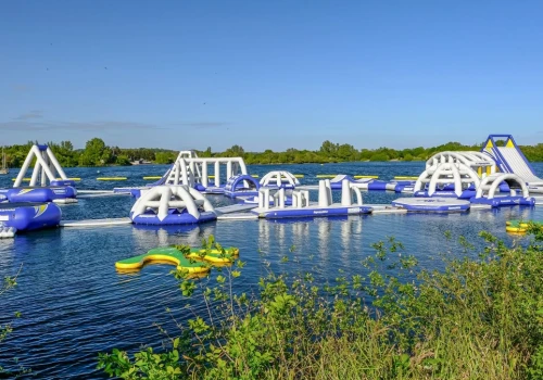 Piaszczysta plaża i mnóstwo atrakcji. Z Warszawy dojedziesz w 40 minut