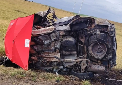 Auto spłonęło po zderzeniu z cysterną na DK16. Kierowca zginął na miejscu