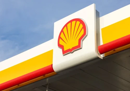 Shell zarabia na wojennej zmienności cen ropy i gazu