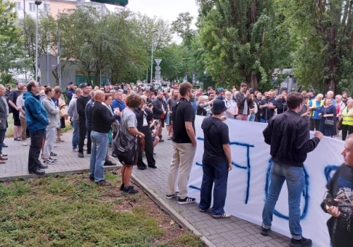 Trwa spór o miejsce kultu, muzułmanie odpowiadają: „To próby stygmatyzowania naszej działalności”