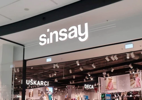 Zara i Sinsay stawiają na len. Te ubrania będą hitem wakacji 2026