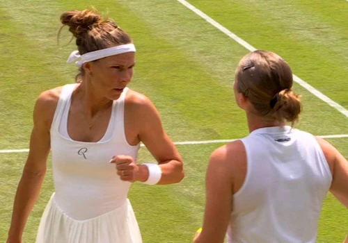 Polka w ćwierćfinale Wimbledonu! Dwa wyrównane sety