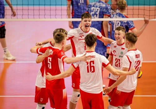 Siatkówka: Udana inauguracja mistrzostw Europy U18 w wykonaniu naszych młodych siatkarzy!