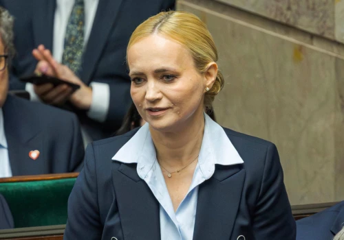 Dzień prawdy dla minister zdrowia. Tyle zarabiała przed resortem