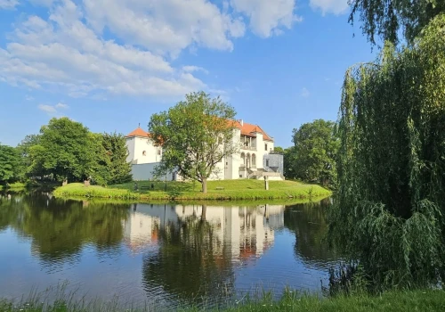 Co kryją mury zamku w Szydłowcu?