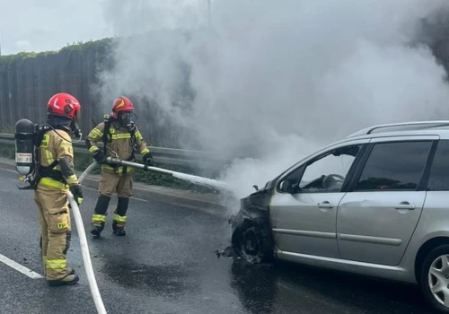 Pożar samochodu osobowego na Trasie Bursztynowej