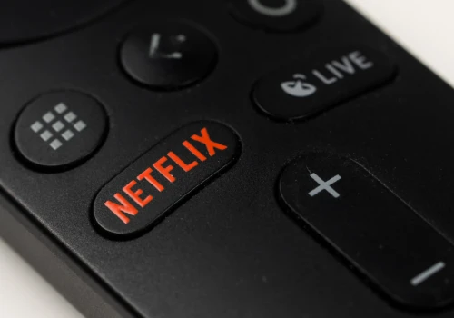 Netflix traci widzów? Binge-watching przestaje działać w erze TikToka