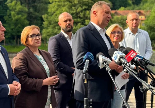 Śnięte ryby w rzece Bóbr przy zaporze Pilchowice. PiS domaga się wyjaśnień