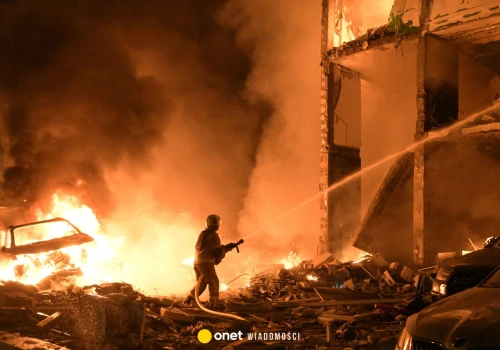 Zmasowany atak Rosji na Ukrainę. W Kijowie wybuchły pożary. Są ranni