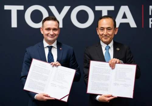 Japończycy znów pompują miliony w Polskę. Toyota otwiera potężne centrum we Wrocławiu