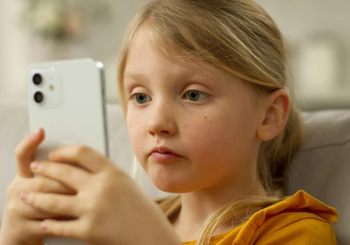 Czy zakaz telefonów w szkołach ma sens? 