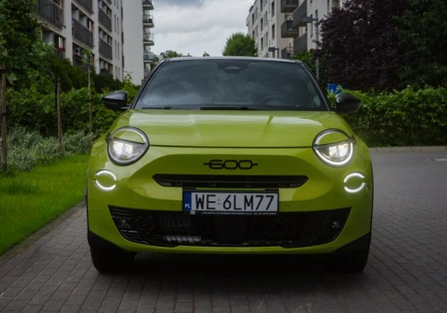 Fiat 600 to miejska hybryda idealna w trasę. Zasięg kompletnie mnie zaskoczył