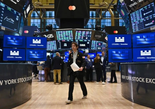 W co włożyć teraz 10 tys. dol.? Porady mistrzów inwestowania z Wall Street