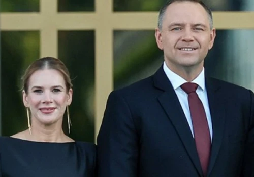 Pierwsza Dama na obiedzie u prezydenta Turcji. Mocny makijaż, ale spójrzcie na te buty