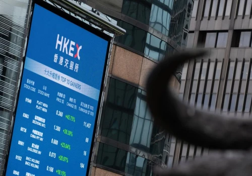 Chińskie spółki technologiczne wzrosły najmocniej od 14 miesięcy. AI i niższe wyceny przyciągnęły inwestorów do Hongkongu