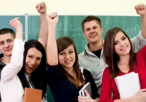 Są wyniki matur we Wrocławiu i na Dolnym Śląsku. Gdzie zdali wszyscy, a gdzie oblała ponad połowa uczniów?