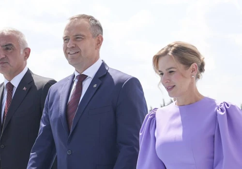 Marta Nawrocka cała w czerni podczas oficjalnej wizyty prezydenckiej w Turcji