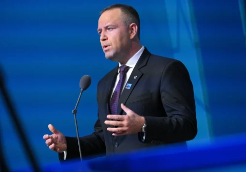 Decyzja Nawrockiego podzieliła Polskę. Wyniki sondażu pokazały przepaść
