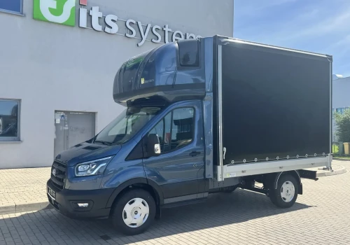 Pierwszy Transit z „kurnikiem” poniżej 2,5 tony już u klienta – obniżanie DMC po nowemu