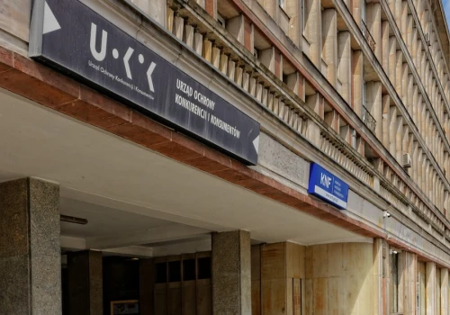 UOKiK wszedł do siedzib trzech banków i BIK. Chodzi o kredyty Polaków