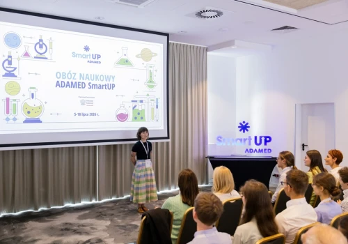 Ruszył obóz Adamed SmartUp. Młodzi naukowcy pracują nad projektami z AI, medycyny i inżynierii
