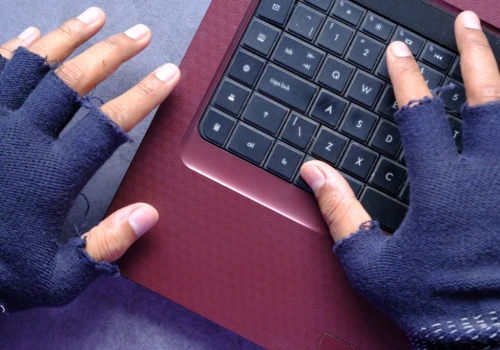 Jak odblokować klawiaturę w laptopie? Skróty i rozwiązania
