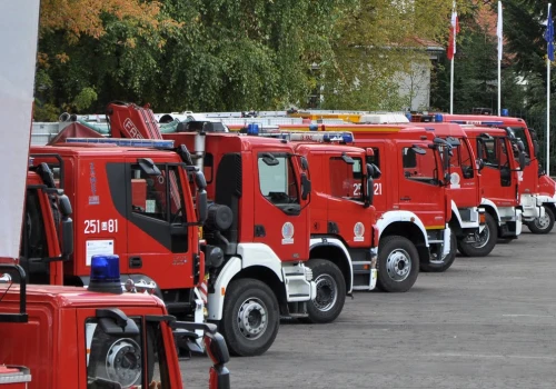 Wozy dla Akademii Pożarniczej. Za drogo i brak ofert