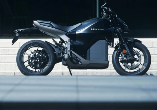 Elektryczna Honda WN7 już w Europie. Moc jak 600-tka, ale zasięg znikomy