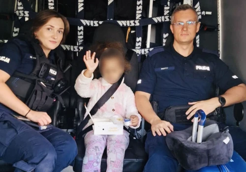 Pociąg odjechał bez dziecka. Dziewczynka została na peronie