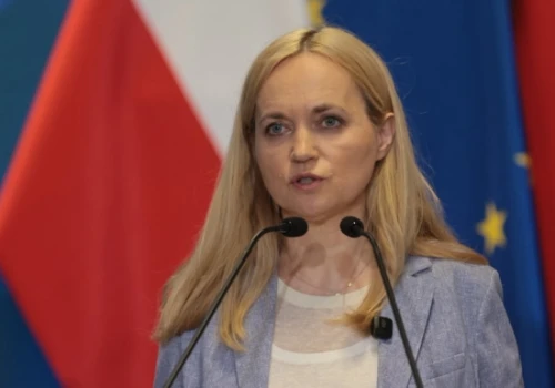 Szefowa resortu zdrowia zapowiada maksymalne poziomy wynagrodzeń lekarzy i e-kolejkę na zabiegi planowane